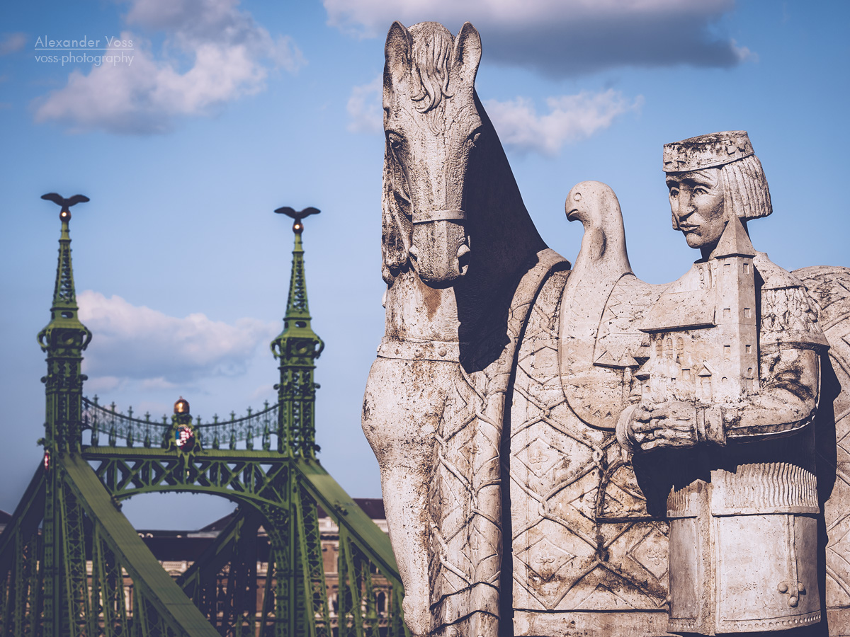 Budapest – St.-Stephan-Skulptur / Freiheitsbrücke
